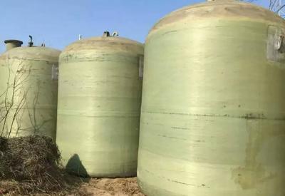 大量處理二手100立方玻璃鋼儲罐 價(jià)格便宜