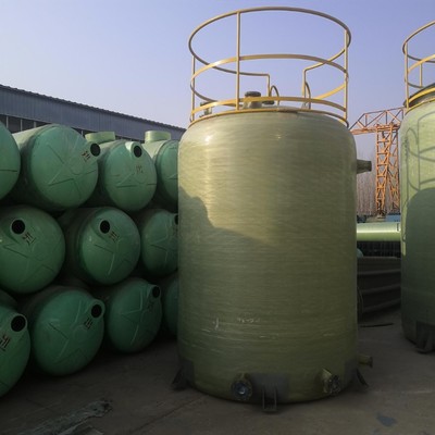 浩凱制造 專業(yè)打造加厚玻璃鋼儲(chǔ)罐與地埋玻璃鋼污水罐